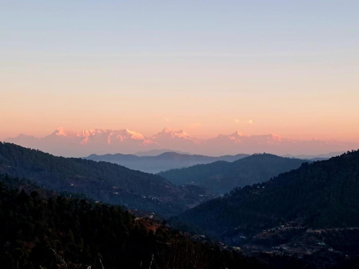 The Pahadi Nest Mukteshwar Hotel Kültér fotó