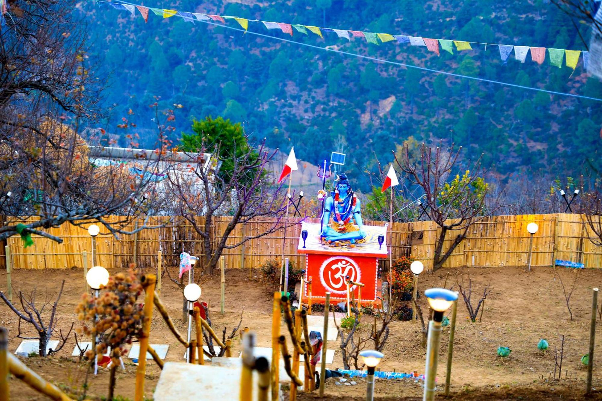 The Pahadi Nest Mukteshwar Hotel Kültér fotó